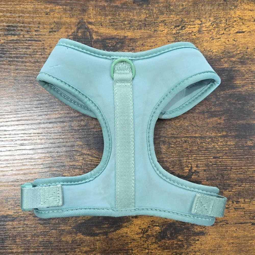 Light green step in harness Size M